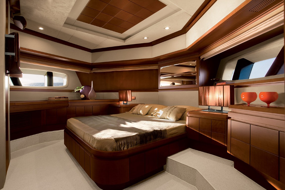 100' Azimut Leonardo Luxury Yacht
