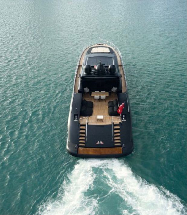 108' Mangusta Yacht Black