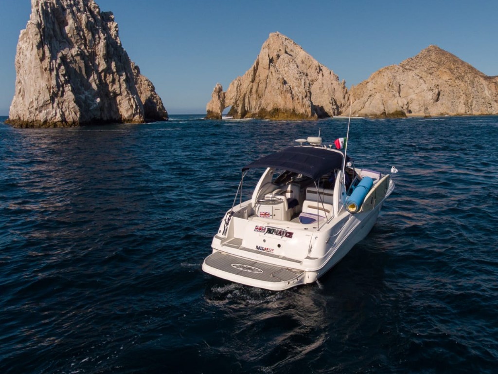 32' Sea Ray Luxury Yacht